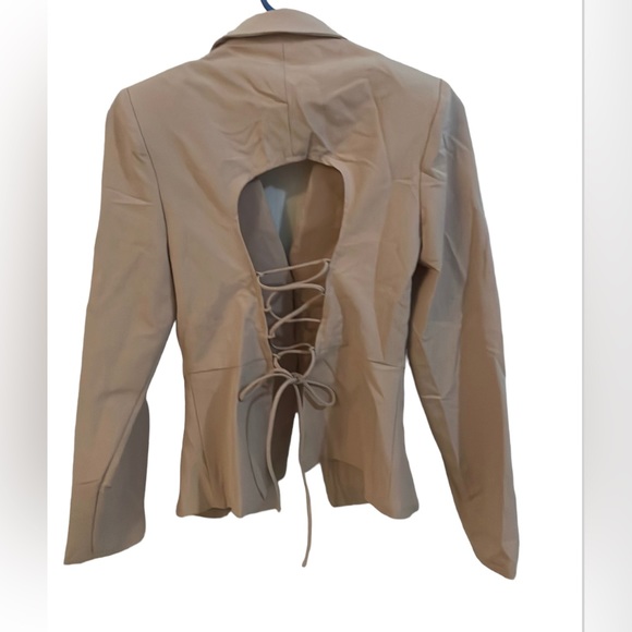 Blazer - Picture 2 of 4